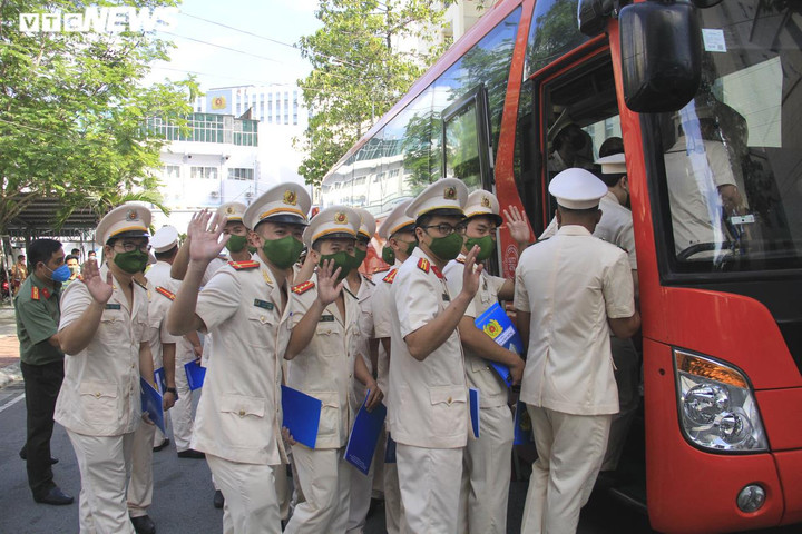 TP.HCM: 100 chiến sĩ công an đào tạo chính quy về 58 xã nhận nhiệm vụ - 8