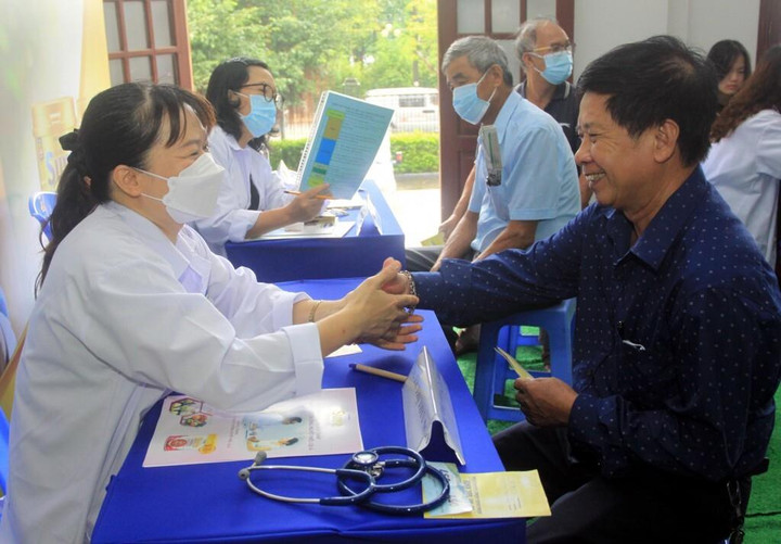 Cùng người cao tuổi Thái Bình lan tỏa thông điệp 'Sống khỏe, sống thanh xuân' - 1