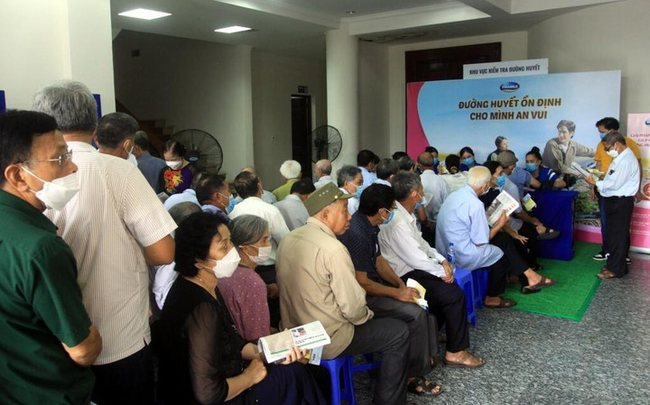 Cùng người cao tuổi Thái Bình lan tỏa thông điệp 'Sống khỏe, sống thanh xuân' - 10