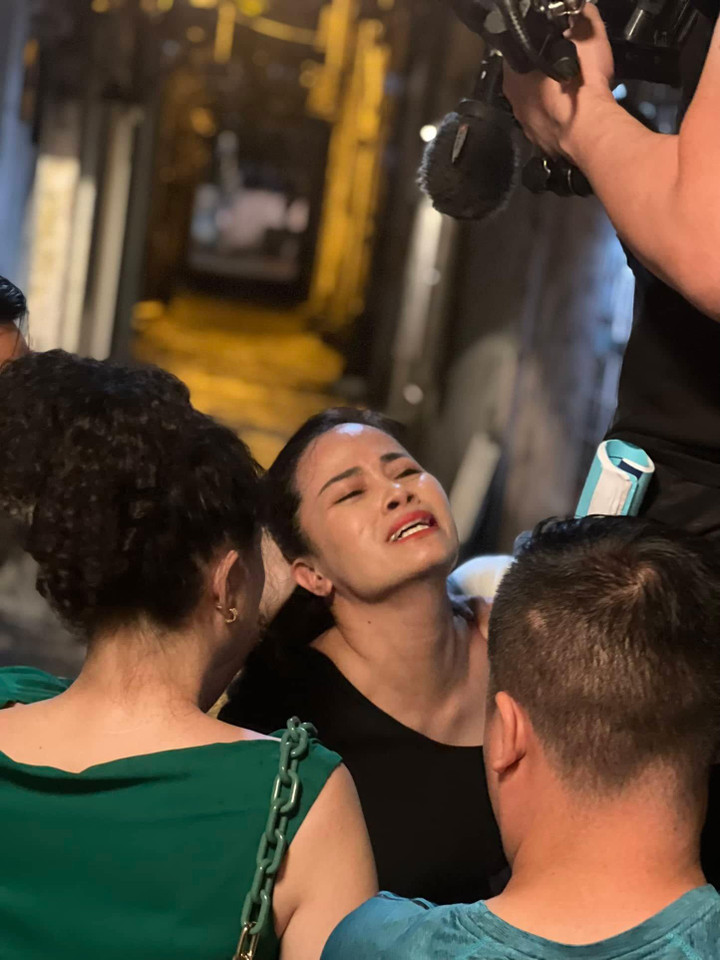 Chị chồng của 'Thương ngày nắng về': 'Ông xã xót xa khi tôi bị đánh bầm dập' - 2