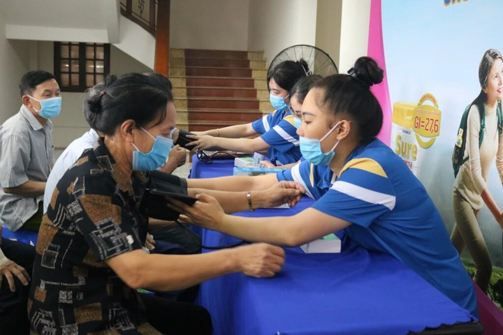 Cùng người cao tuổi Thái Bình lan tỏa thông điệp 'Sống khỏe, sống thanh xuân' - 4