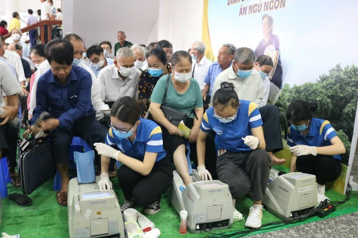 Cùng người cao tuổi Thái Bình lan tỏa thông điệp 'Sống khỏe, sống thanh xuân' - 5