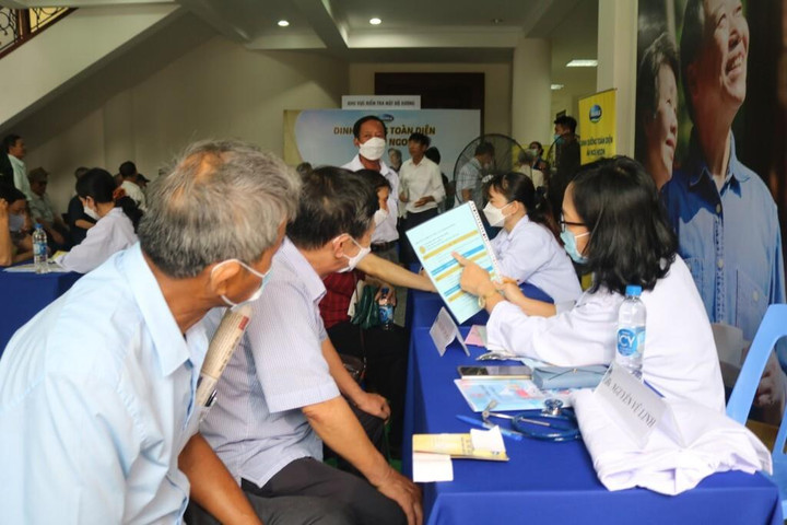 Cùng người cao tuổi Thái Bình lan tỏa thông điệp 'Sống khỏe, sống thanh xuân' - 9