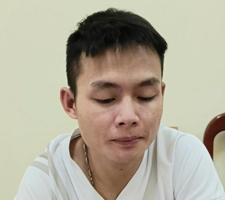 Cho cô gái 18 tuổi ngủ nhờ rồi giở trò đồi bại - 1