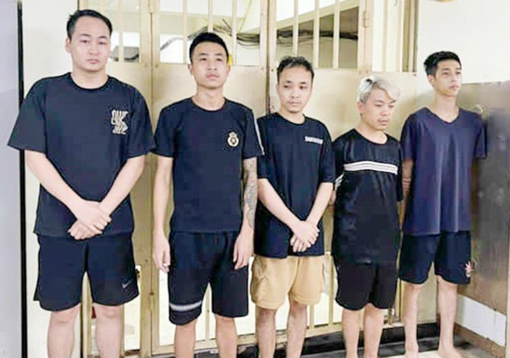 Không đủ tiền trả 25 triệu đồng, hai thiếu niên bị giữ ở quán bar - 1