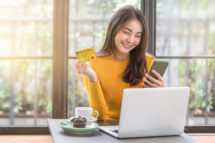 HDBank và Petrolimex phát hành siêu thẻ đồng thương hiệu 4 trong 1 - 2