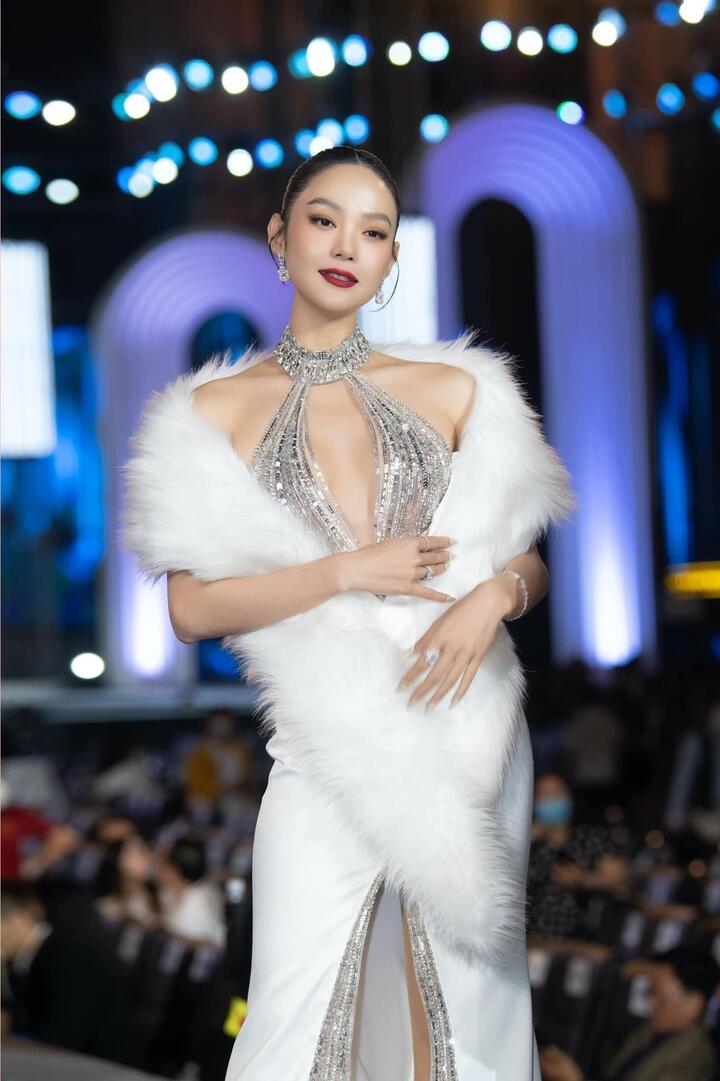 Minh Hằng giàu có cỡ nào ở tuổi 35? - 1