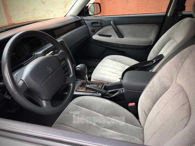 Toyota Crown đời 1998 rao bán giá 1,5 tỷ đồng ở Hà Nội - 3