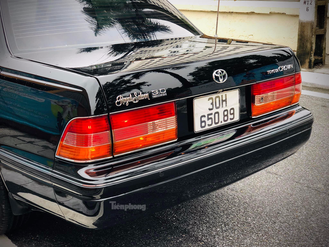 Toyota Crown đời 1998 rao bán giá 1,5 tỷ đồng ở Hà Nội - 6