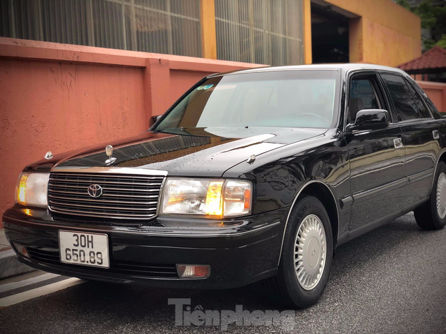 Toyota Crown đời 1998 rao bán giá 1,5 tỷ đồng ở Hà Nội - 8