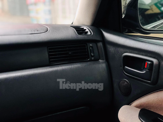 Toyota Crown đời 1998 rao bán giá 1,5 tỷ đồng ở Hà Nội - 4