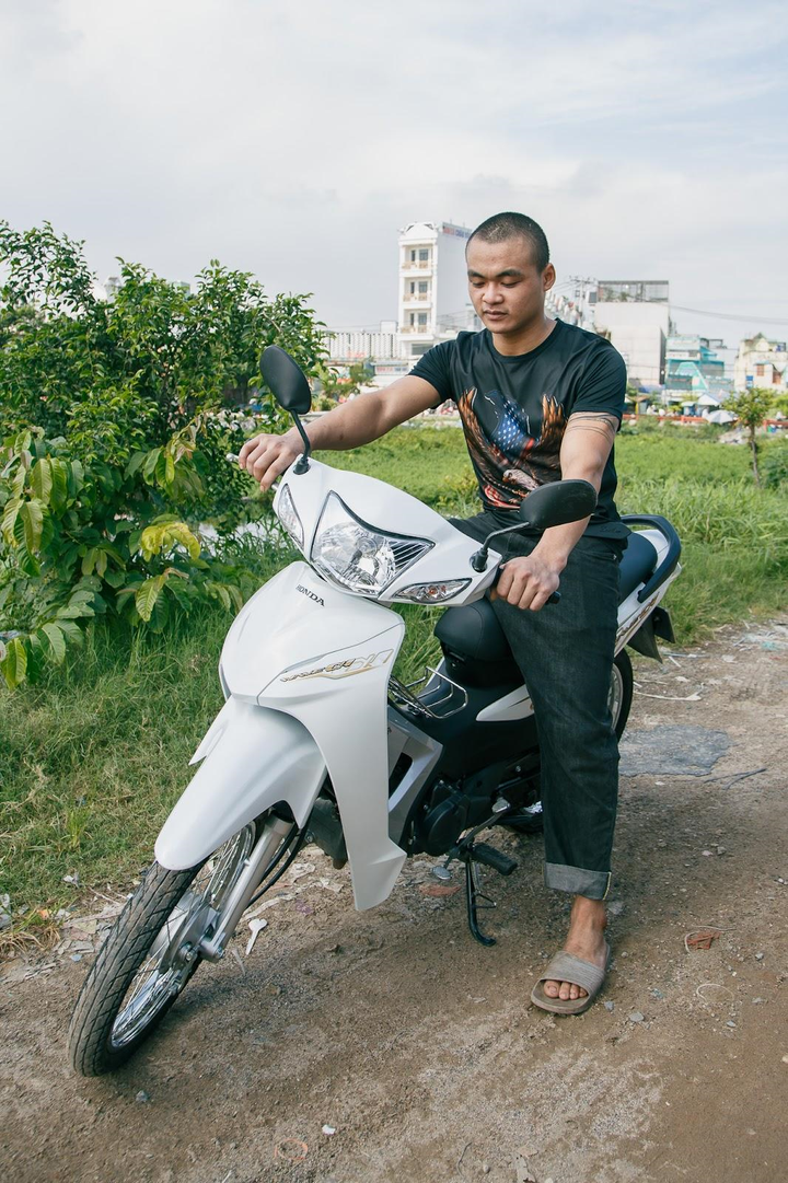 Món quà bất ngờ từ Wake-up 247 mang đến niềm vui cho chàng trai Sài Gòn - 2