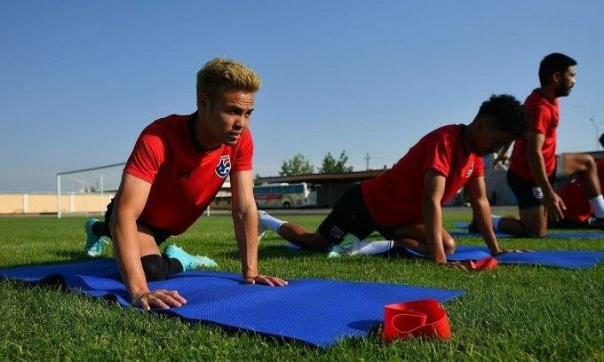 13 cầu thủ Thái Lan bị gặp chuyện 'dở khóc dở cười' ở Uzbekistan - 1