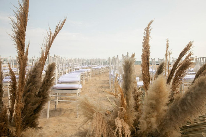 Không gian tiệc cưới lộng lẫy, tràn ngập cỏ lau của Minh Hằng - 5