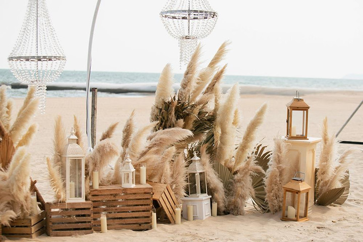 Không gian tiệc cưới lộng lẫy, tràn ngập cỏ lau của Minh Hằng - 3