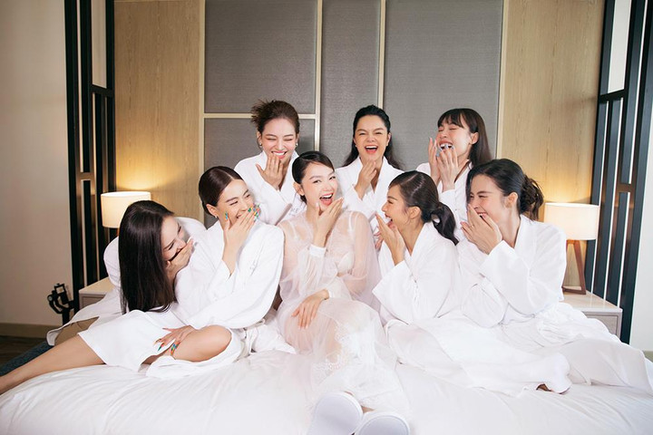 Không gian tiệc cưới lộng lẫy, tràn ngập cỏ lau của Minh Hằng - 2