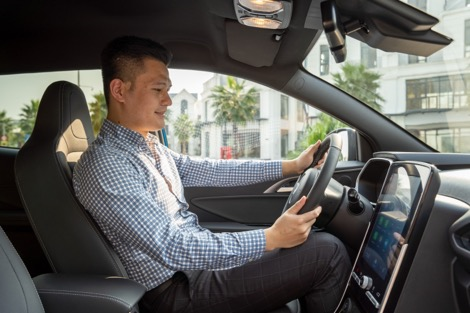 Ngược giá xăng dầu, VinFast cố định giá thuê pin ô tô điện - 2