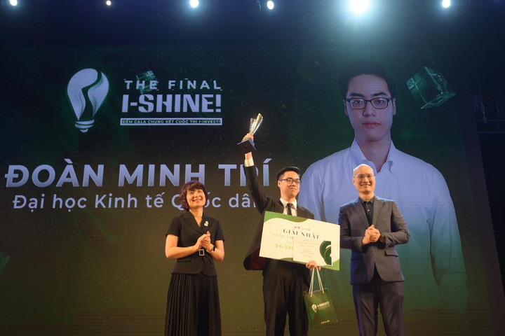 Sinh viên Kinh tế quốc dân trở thành Quán quân I-INVEST! 2022 - 1