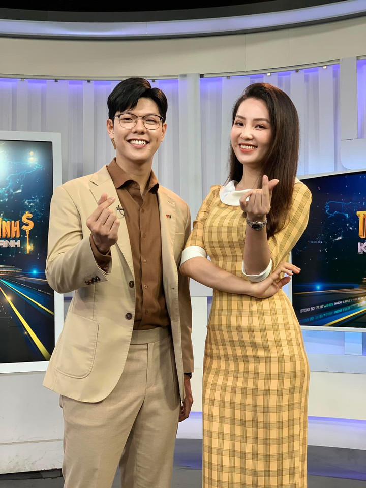 MC Mạnh Cường 'Chuyển động 24h': Vợ vừa là stylist, vừa là cố vấn của tôi - 3