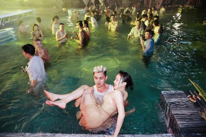 Những khoảnh khắc vui hết cỡ của sao Việt trong đám cưới Minh Hằng - 9