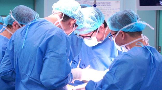 Vinmec đưa đội ngũ chuyên gia hàng đầu về Quảng Ninh và Hải Phòng - 1