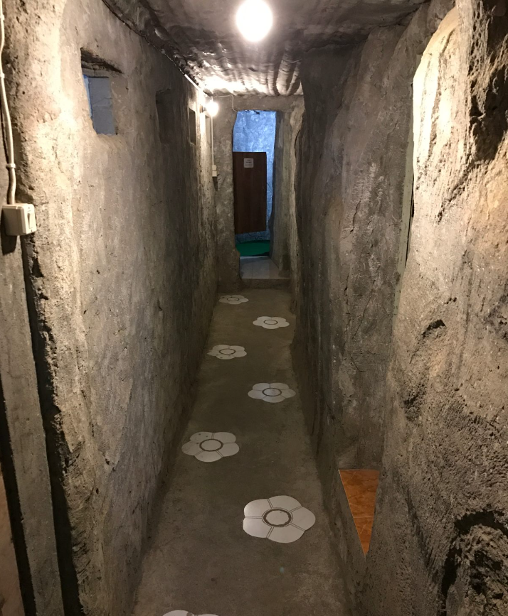 ‘Nhà thờ Con Gà’ bí ẩn nằm giữa núi đồi bị bỏ hoang nhiều năm vẫn hút du khách - 6