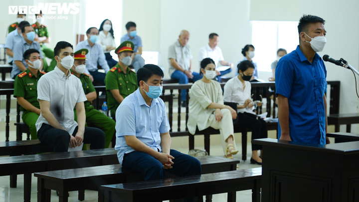 Nộp thêm 15 tỷ đồng, cựu Chủ tịch Hà Nội Nguyễn Đức Chung được giảm 3 năm tù - 2