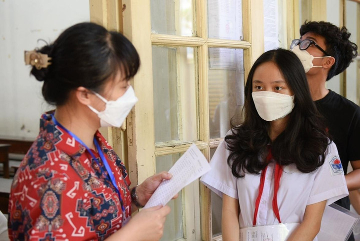 Điểm chuẩn vào lớp 10 Hà Nội dự kiến tăng từ 0,5 - 2 điểm - 1