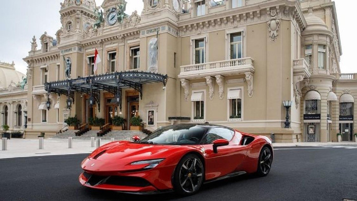 Những siêu xe giá 1 triệu USD dành cho giới nhà giàu - 4