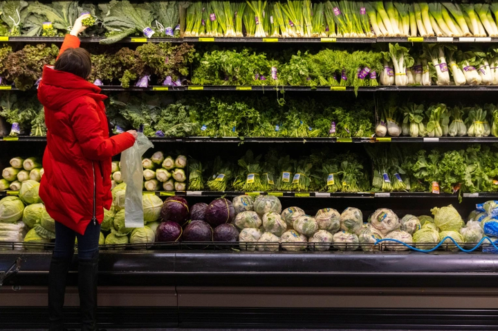 Nhiều người Mỹ tính ở ghép, giảm bữa ăn vì khủng hoảng lạm phát - 1