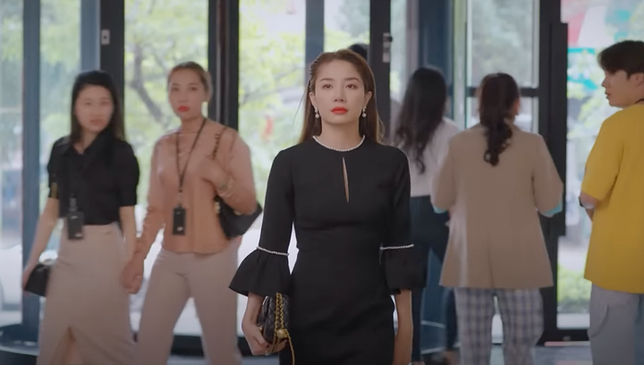 'Thương ngày nắng về 2' tập 35: Vợ chủ tịch xuất hiện, Duy 'tuyên chiến' với bố - 4