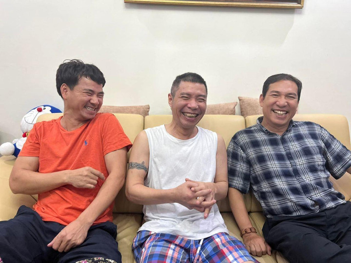 Sao Việt 22/6: Công Lý tươi hết cỡ khi được Xuân Bắc, Quang Thắng ghé thăm - 2