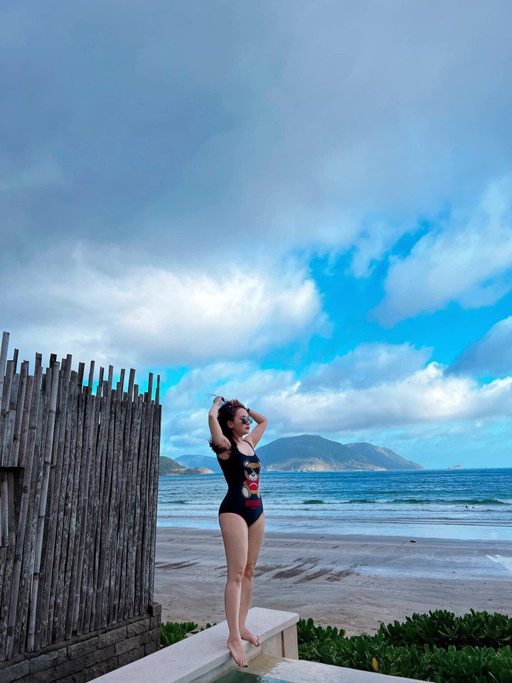 Ảnh: Dàn mỹ nhân 'Vũ trụ VTV' khoe dáng nóng bỏng với bikini - 2