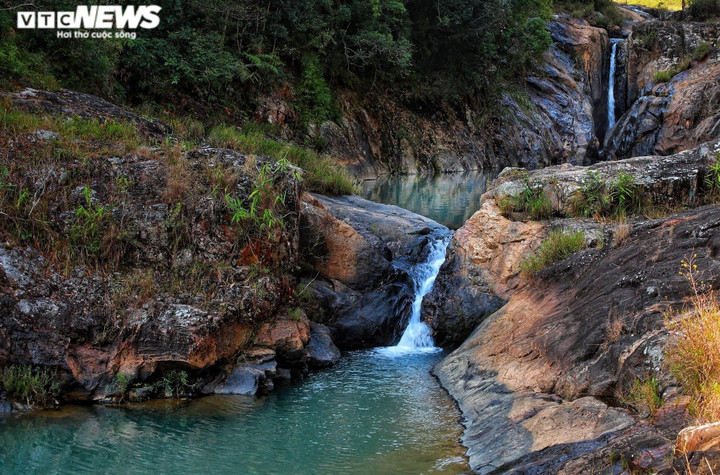 Ảnh: Ngắm vẻ đẹp hoang sơ của nơi được ví như 'Tuyệt tình cốc' thứ 2 ở Đà Lạt - 2