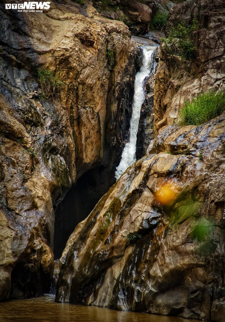 Ảnh: Ngắm vẻ đẹp hoang sơ của nơi được ví như 'Tuyệt tình cốc' thứ 2 ở Đà Lạt - 3