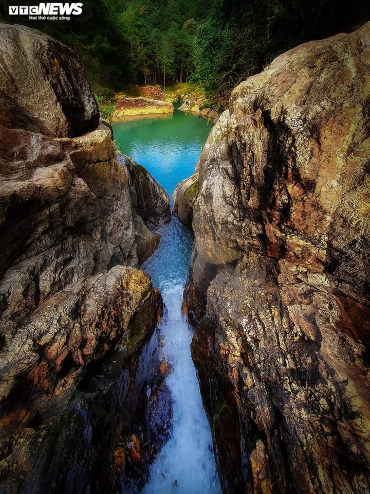 Ảnh: Ngắm vẻ đẹp hoang sơ của nơi được ví như 'Tuyệt tình cốc' thứ 2 ở Đà Lạt - 4