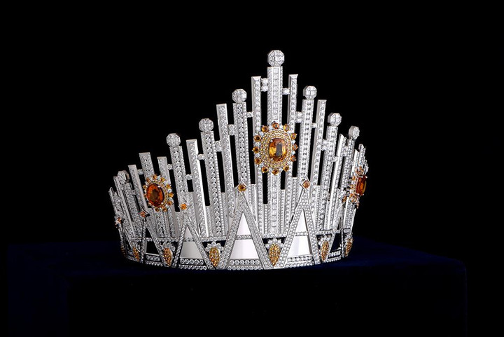 Vương miện Hoa hậu Hoàn vũ Việt Nam 2022 đính 2137 viên kim cương - 1