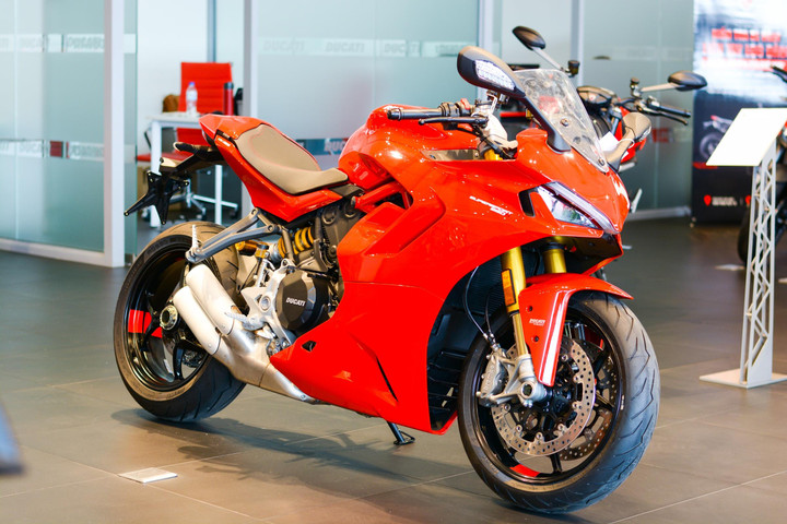 Ducati SuperSport 950 có giá từ 579 triệu đồng tại Việt Nam - 12