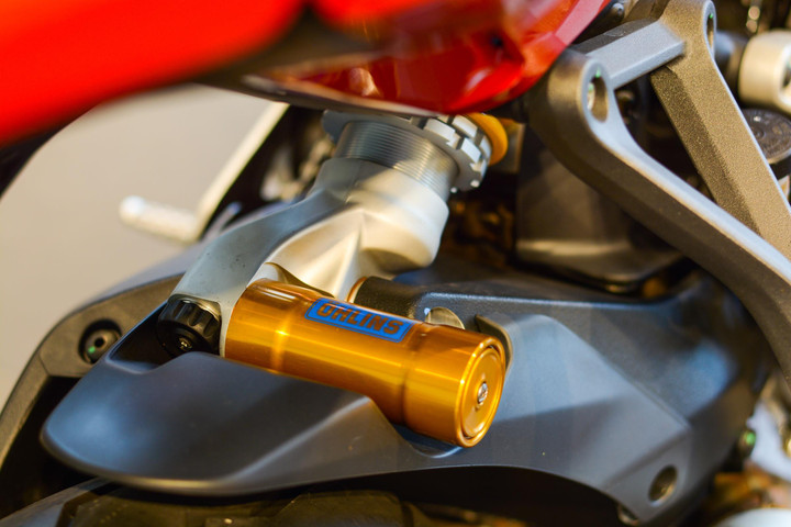 Ducati SuperSport 950 có giá từ 579 triệu đồng tại Việt Nam - 9