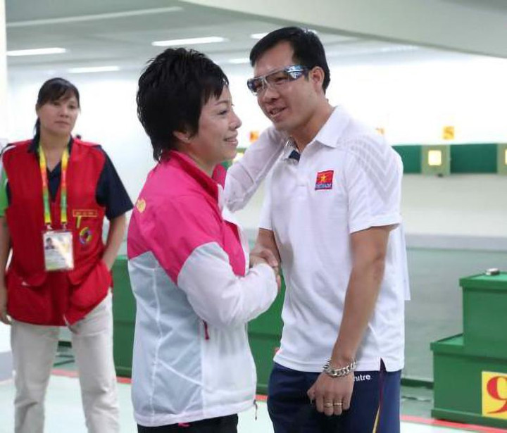 HLV Nguyễn Thị Nhung và xạ thủ Hoàng Xuân Vinh rút khỏi Liên đoàn Bắn súng? - 1