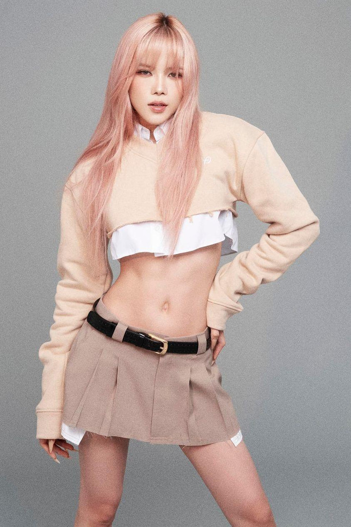 Sao Việt 23/6: Đăng ảnh cũ, Việt Hương nghẹn ngào nhớ kỷ niệm với Phi Nhung - 8