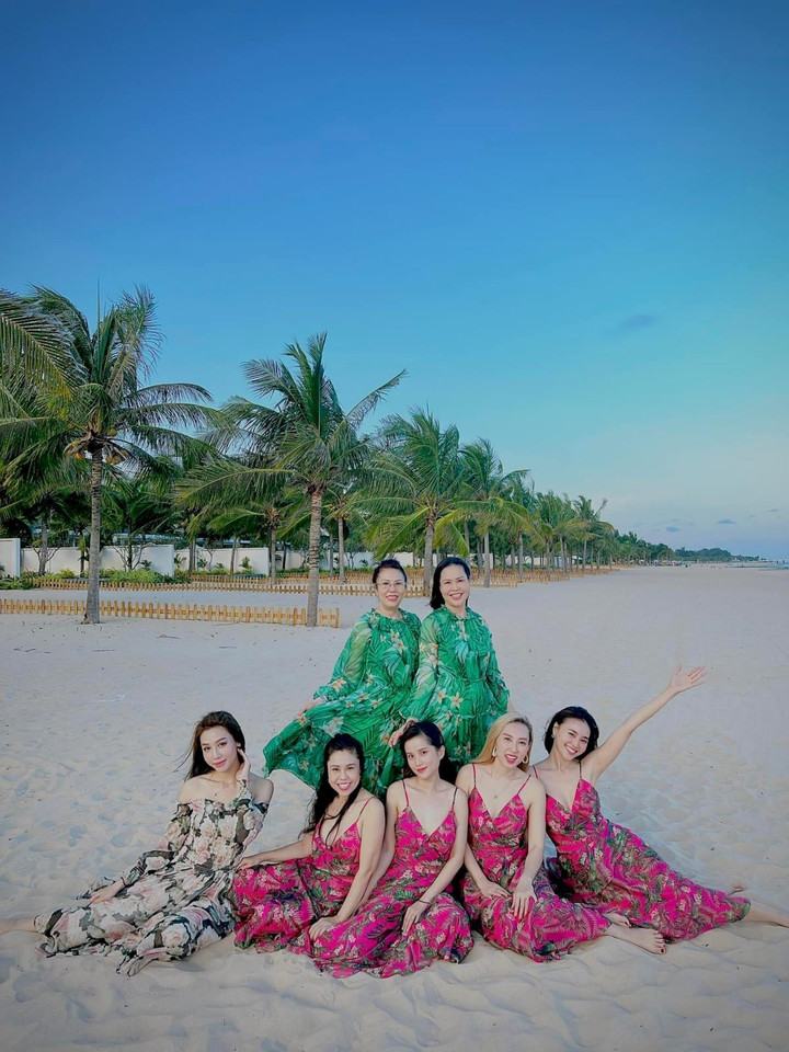 Ninh Dương Lan Ngọc khoe ảnh phụ huynh 'xì tin' đến bất ngờ - 5