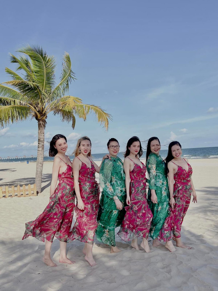 Ninh Dương Lan Ngọc khoe ảnh phụ huynh 'xì tin' đến bất ngờ - 1