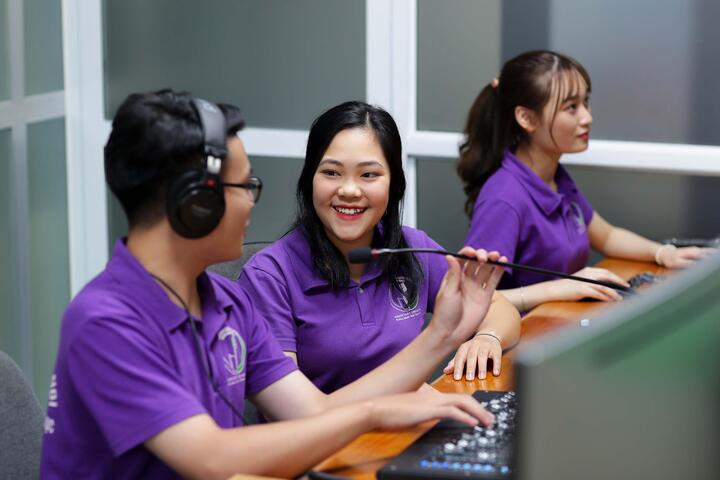 Thêm nhiều đại học tăng học phí gấp 2 -3 lần - 1