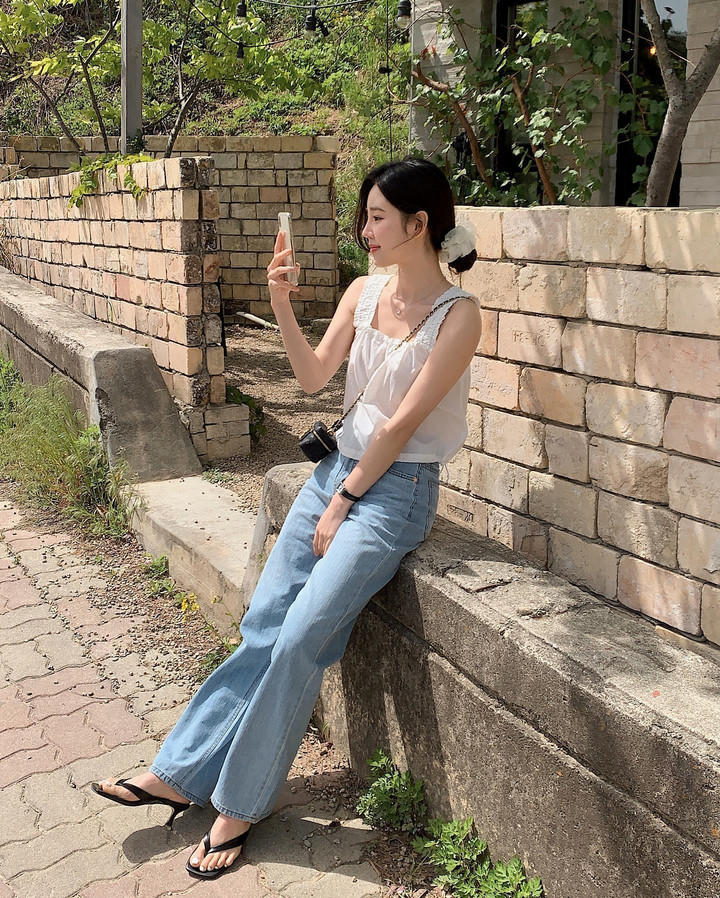 5 cách mặc áo hai dây trẻ mà sang cho phụ nữ ngoài 30 tuổi - 10