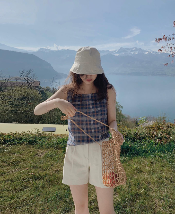 5 cách mặc áo hai dây trẻ mà sang cho phụ nữ ngoài 30 tuổi - 6