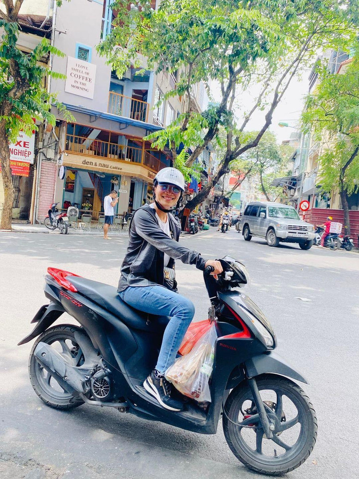 Sao Việt 25/6: Việt Hương tình tứ bên ông xã trong chuyến du lịch biển - 8