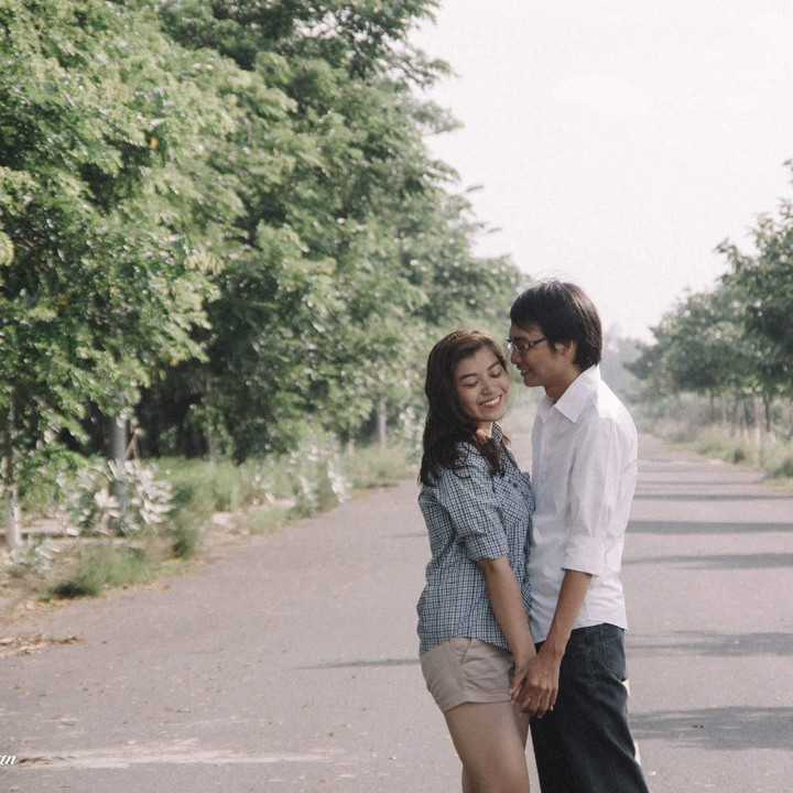 Chỉ cần cái nắm tay và lời khẳng định, chàng giảng viên cưới được cô vợ tài hoa - 1