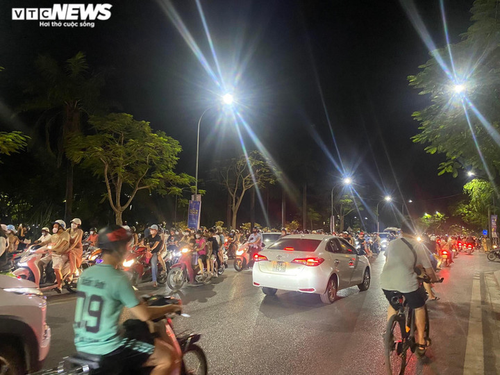 Ảnh: Đại Nội Huế khoác tấm áo mới lung linh trong đêm khai màn Festival Huế 2022 - 3