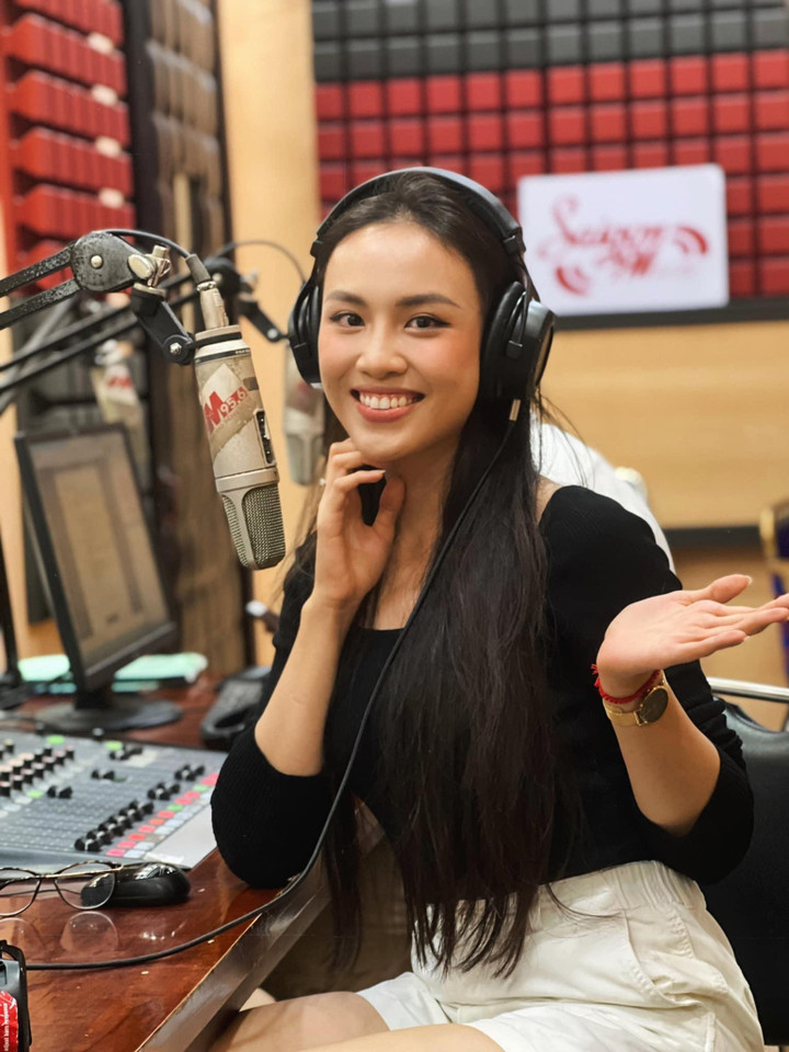 Huỳnh Phạm Thuỷ Tiên - từ cô gái nặng 90kg đến Á hậu 2 Hoa hậu Hoàn vũ Việt Nam - 8